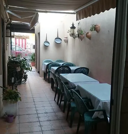 Nieves Hotel *
